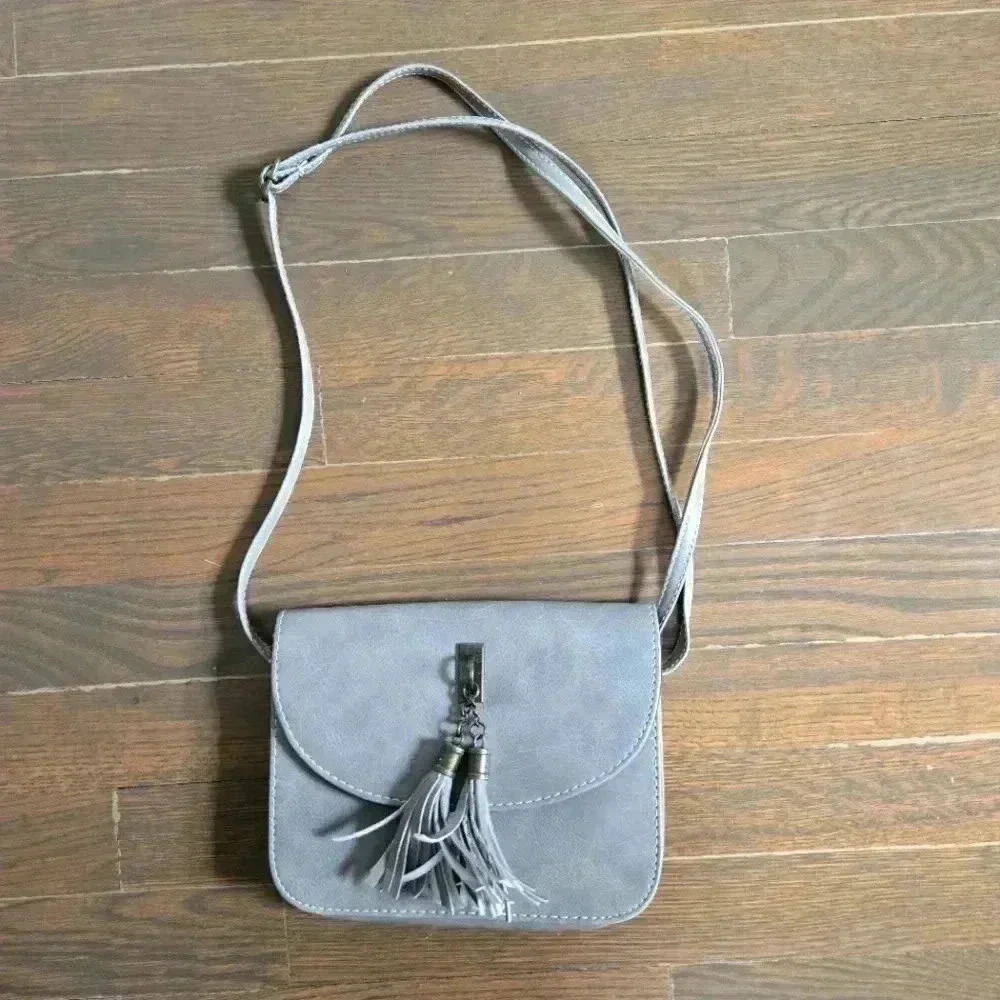 FREE if you Bundle with 2 items - Grey crossbody boho festival bag